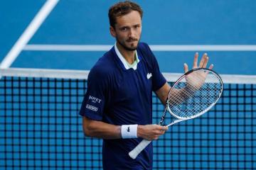 Medvedev le cede el número 1 a Djokovic tras caer en los cuartos de Miami