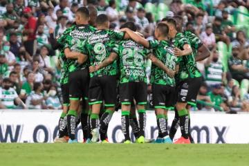 Ormeño tuvo minutos ante Santos Laguna