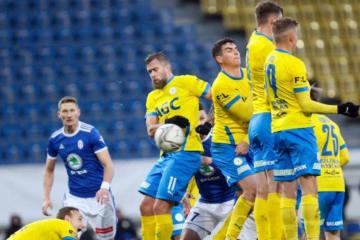 Succar jugó su primer partido del año con el FK Teplice