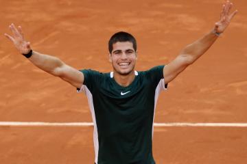 Alcaraz venció 3-0 a Londero y avanza a segunda ronda del Roland Garros 2022