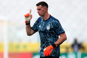 'Dibu' Martínez: "Quiero ser el mejor arquero del Mundial"
