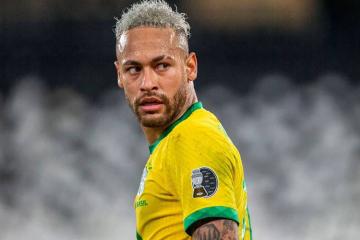 Neymar no pudo terminar el entrenamiento de la Selección brasileña