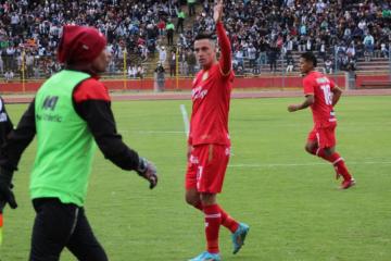 Ross: "Este triunfo nos permite seguir soñando con el campeonato"