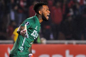 Cáceda lidera el equipo ideal de la Copa Sudamericana