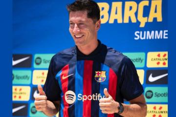 Lewandowski fue presentado oficialmente en Barcelona