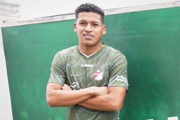 Fernando Pacheco partió rumbo a Países Bajos