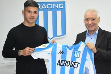 Cabellos: "Muy contento de firmar mi primer contrato profesional"