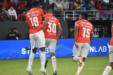 Atención Melgar: Independiente del Valle fue derrotado de local por U. CatólicaPierde la punta y llega 'sentido' a la Copa Sudamericana. Independiente del Valle, en condición de locales, fue derrotado por U. Católica por 2 tantos a 1, en la previa del choque ante los arequipeños.  Cabe indicar que el conjunto ecuatoriano jugó con unos cuantos suplentes, pero mantuvo su línea defensiva titular, pero pese a ello fueron derrotados frente a los 'camarattas'. Al ver que el partido se le estaba yendo de las manos