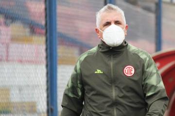 Grioni: "En estos momentos soy técnico de UTC, mañana no sé, el fútbol es así"
