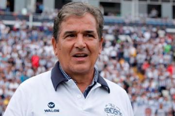 Pinto: "A cualquier persona le gustaría dirigir a Alianza Lima"