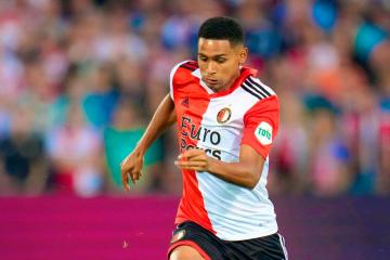 López estuvo en goleada del Feyenoord