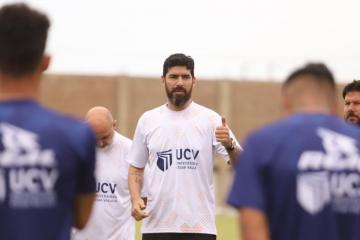(FOTOS) Arrancó la "era Abreu" en la César Vallejo