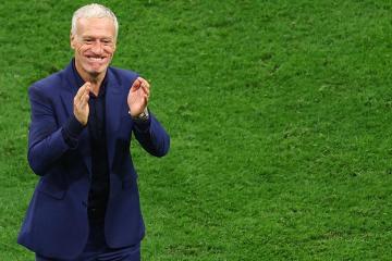 Deschamps permanecerá en el banquillo de Francia