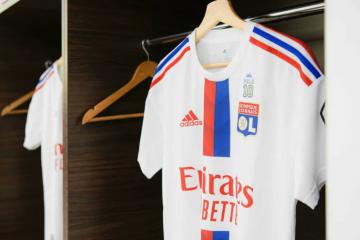 Pese al homenaje a Pelé, Lyon cayó en la Ligue 1