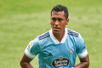 Tapia volvió a ingresar en los minutos finales en empate ante Villarreal