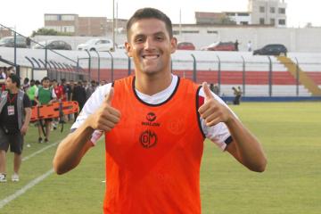 Cavagna: "Con humildad, trabajo y solidaridad nos llevamos los puntos"El defensor del Deportivo Municipal, Franceso Cavagna, valoró la victoria en casa ante Deportivo Binacional y señaló que ya están enfocados en el próximo duelo ante ADT.  "Es lindo ganar en casa con tu gente, con humildad iremos partido a partido, pensando en el próximo rival. Sabíamos que sería un partido complicado, pero con mucha humildad, trabajo y solidaridad pudimos quedarnos con los tres puntos", declaró en Radio Ovación el jugador