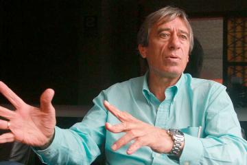 Leguía: "Lozano cada día más se jala la soga al cuello y va a terminar fugándose del país"