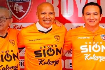 Roberto Mosquera: "Llego a Royal Pari con mucha fuerza e ilusión"