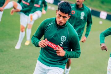 Con Aguilar de titular, Lommel SK igualó 1-1 con Deize por la liga belga