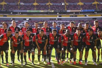Flores ingresó en derrota de Atlas