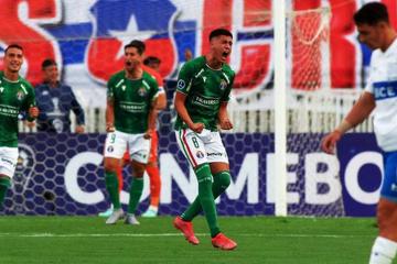 Audax venció a 'U' Católica y avanzó en la Sudamericana
