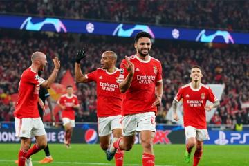 'Águilas' del Benfica vuelan a cuartos de final tras golear a Brujas
