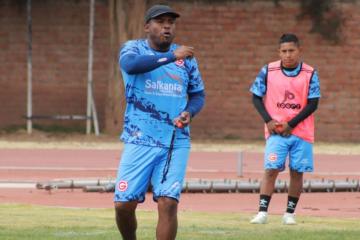 Tristán: "Algunos jugadores desean una nueva oportunidad en el fútbol y pretenden que Garcilaso sea su vitrina"