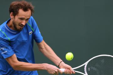 En un partidazo, Medvedev venció a Zverev y avanzó a ‘cuartos’ de Indian Wells