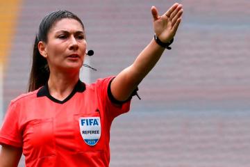 Elizabeth Tintaya dirigirá el choque entre Cristal y Universitario por Liga Femenina