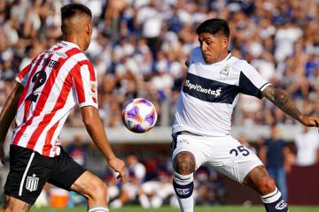 Remontada y clásico: Gimnasia le volteó el partido a Estudiantes por la liga argentina