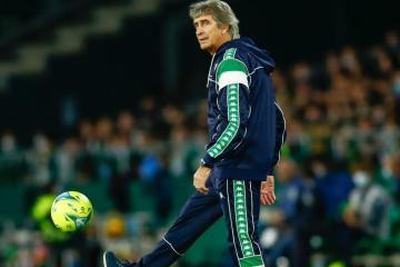 Pellegrini: "No se puede comparar al Betis con el Manchester United"