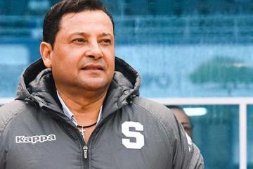 Saprissa echó a su DT por insultos racistas contra uno de sus jugadores