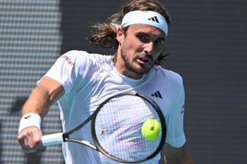 Tsitsipas derrotó a chileno Garin en Miami