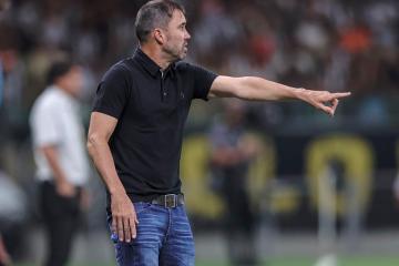 Eduardo Coudet habría puesto su cargo a disposición por discusión con directiva de Mineiro