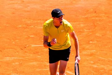 Sinner avanzó a semifinales en Montecarlo y enfrentará a Rune