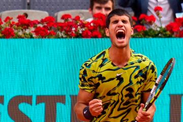 Carlos Alcaraz sufrió, pero pasó a octavos del Masters 1000 de Madrid