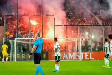 Conmebol sancionó duramente a Colo Colo por incidentes en la Copa Libertadores