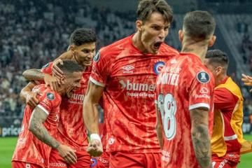 Argentinos Juniors sorprendió a Corinthians en Brasil