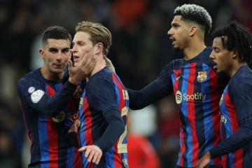 De Jong no llegará al clásico ante Real Madrid