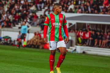 Marítimo rescindió contrato de Percy Liza