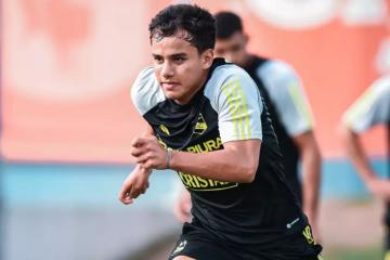 Lora: "Nos tocó un grupo muy complicado en Libertadores, pero confío en el equipo"
