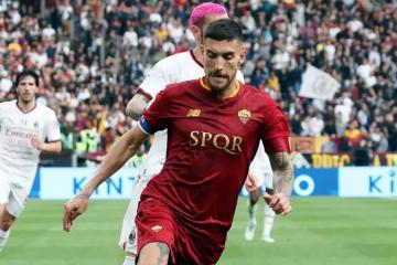 Roma y Milan empataron 1-1 en un partido que se definió en los descuentos