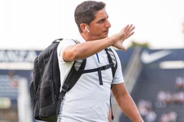 Salas: "Tenemos un plantel numeroso y todos se preparan bien"