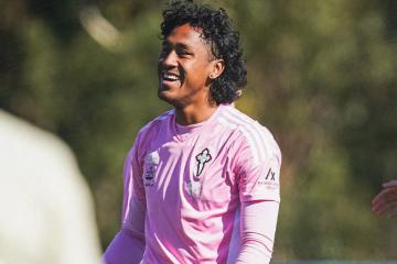 DT de Celta: "Desde que volvió con la Selección peruana, Tapia está en un ritmo más alto"