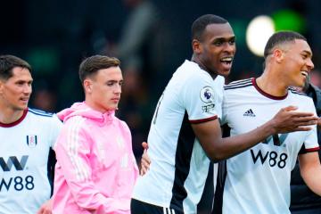 Leicester cayó por 5-3 con Fulham y agrava su situación de salvar la categoría en la Premier League