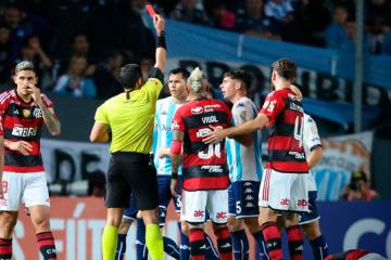 ¡Golpe al bolsillo! Racing fue sancionado por Conmebol tras insultos racistas