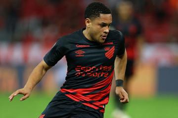 Athletico Paranaense venció a Internacional por el Brasileirao
