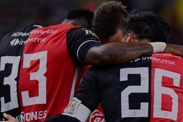 Atlas, sin los peruanos, pegó primero ante Guadalajara