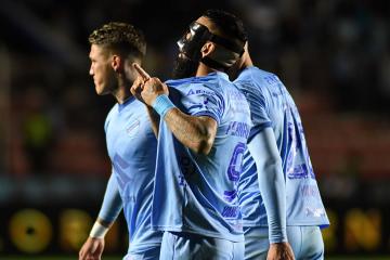 Bolívar venció por la mínima al último minuto a Barcelona por Libertadores