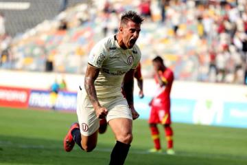 Germán Denis puso punto final a su carrera y recordó su paso por la 'U'